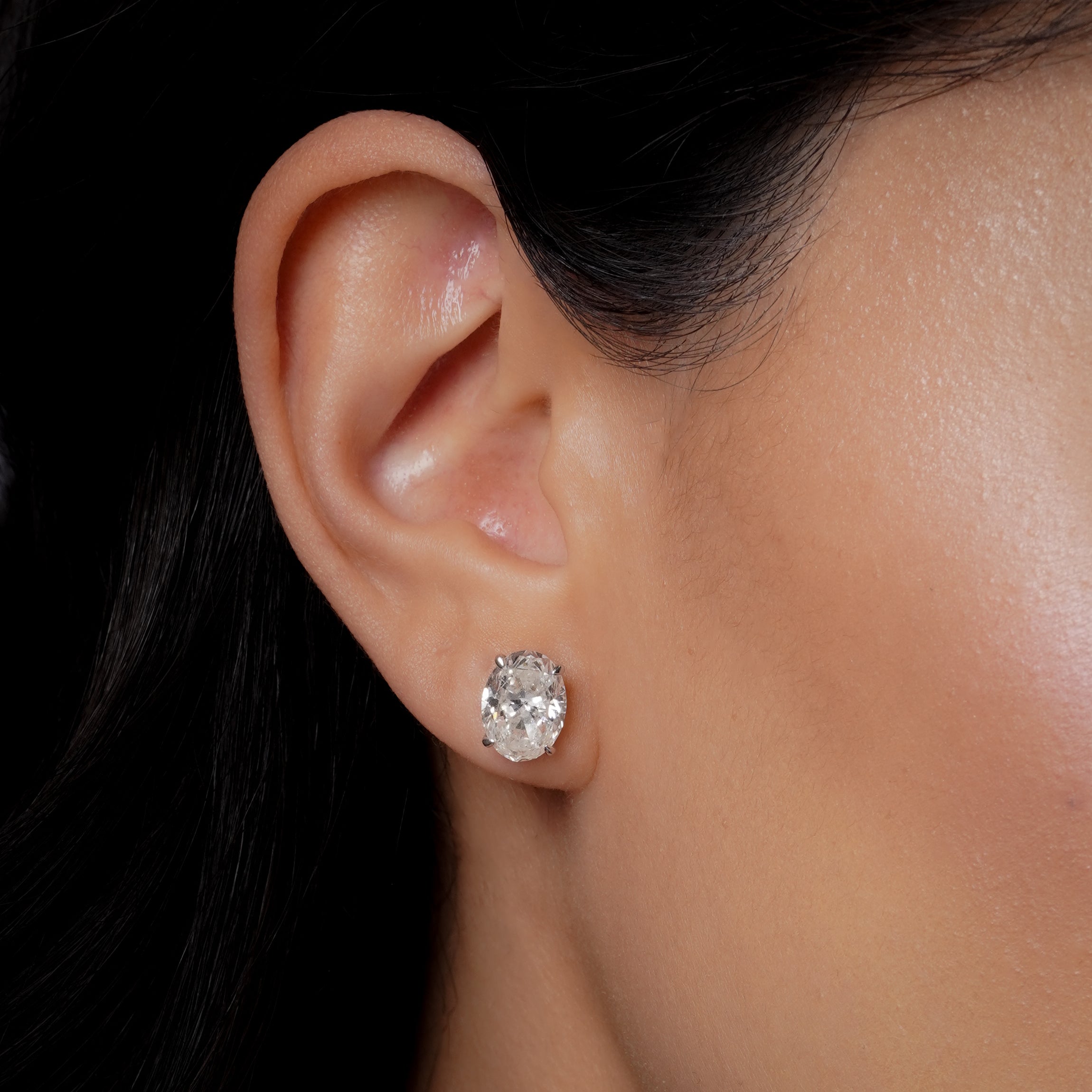GRAND DIAMOND OVAL STUDS