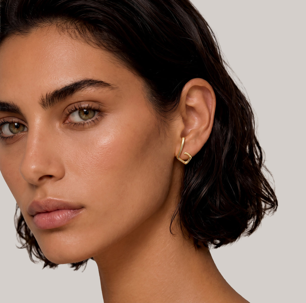 SOLID GOLD ZAR EAR CRAWLERS