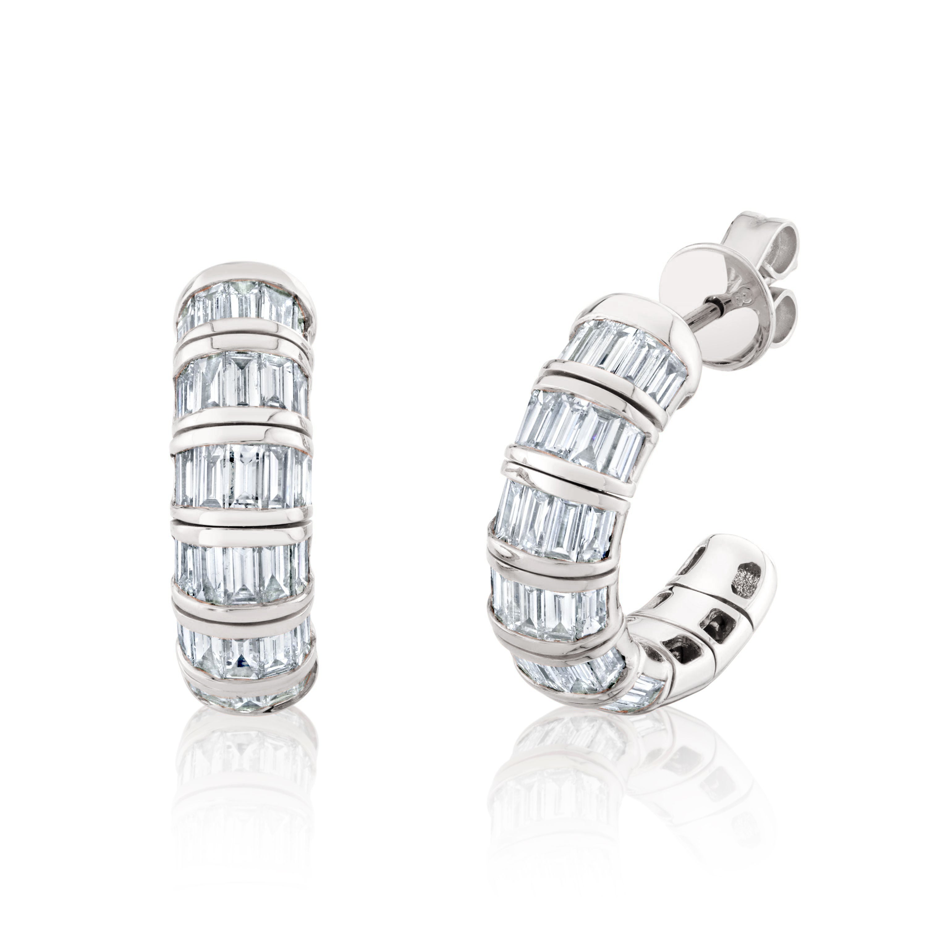 SHAY Diamond Baguette Huggies, 1.8ct, 18k gold, detail view