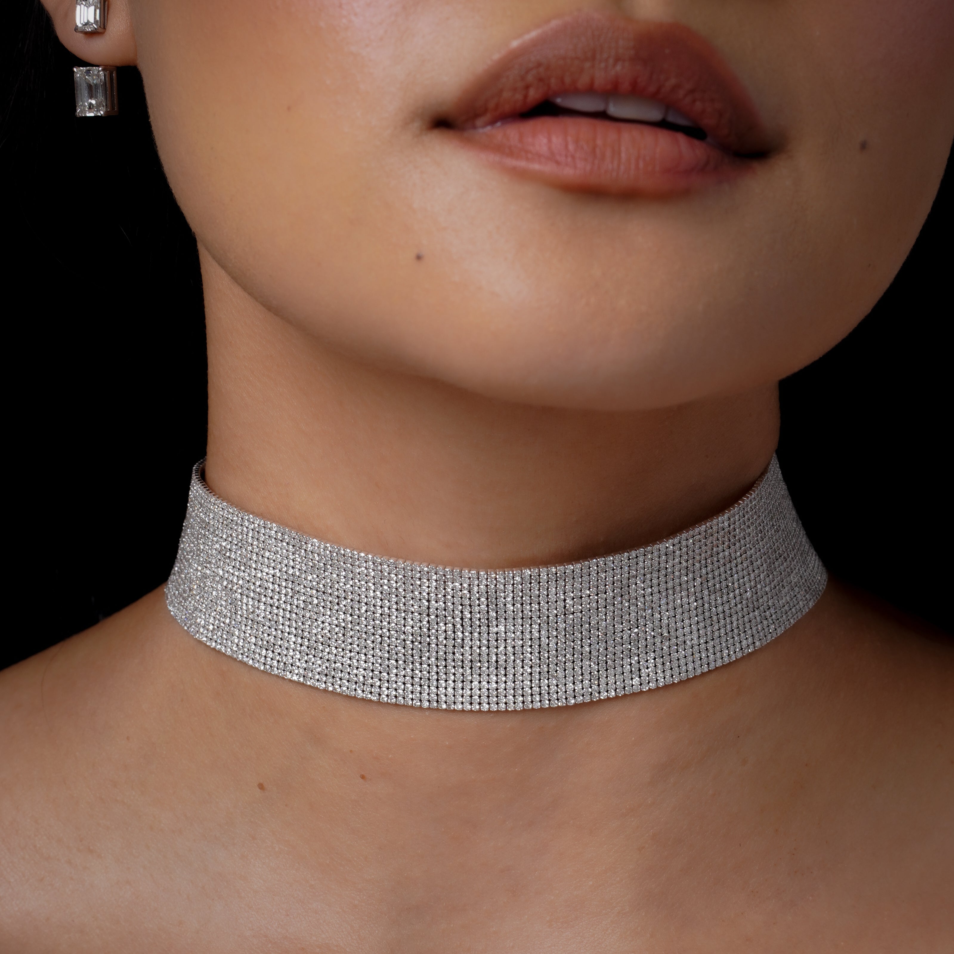 DIAMOND MESH CHOKER