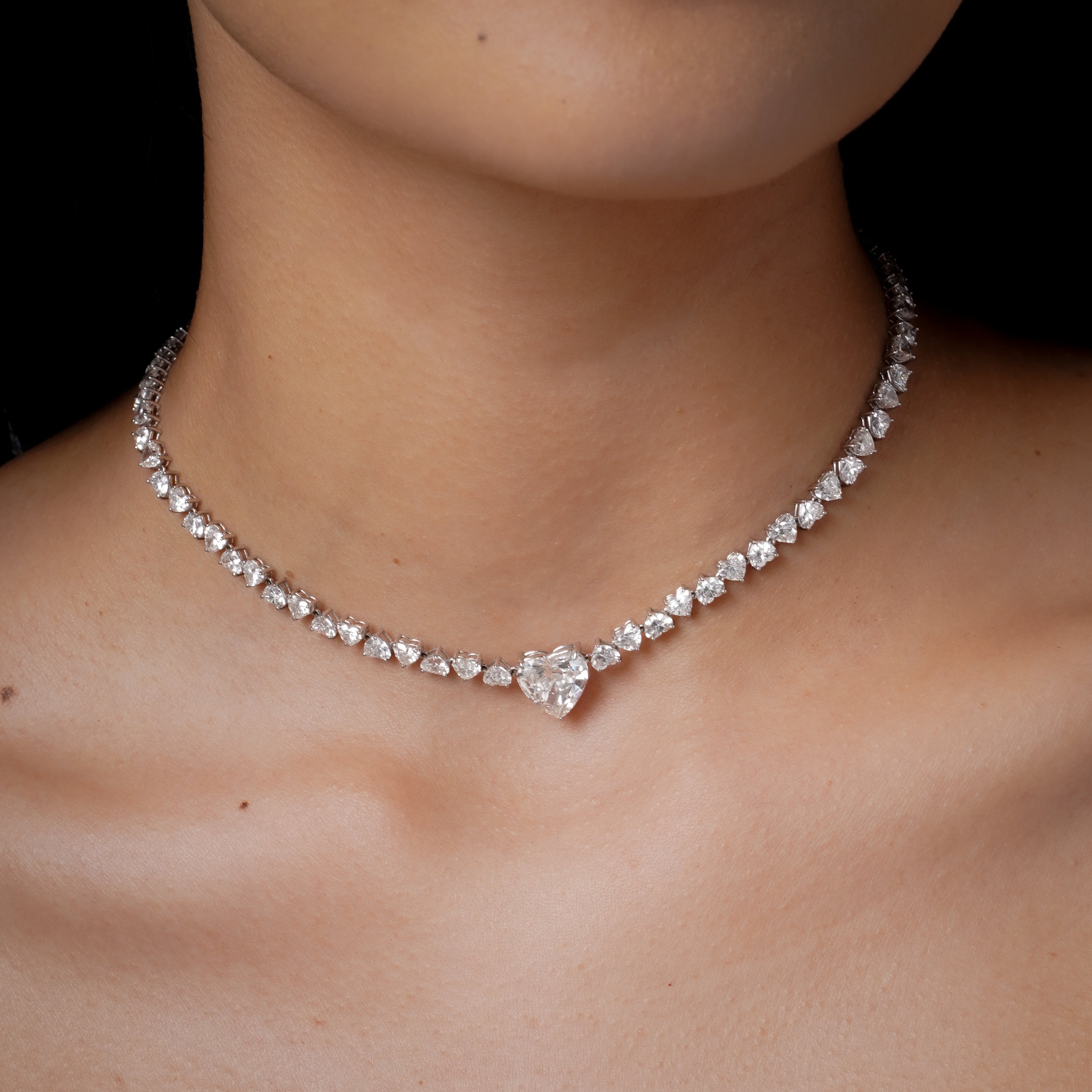 DIAMOND HEART CENTER TENNIS NECKLACE