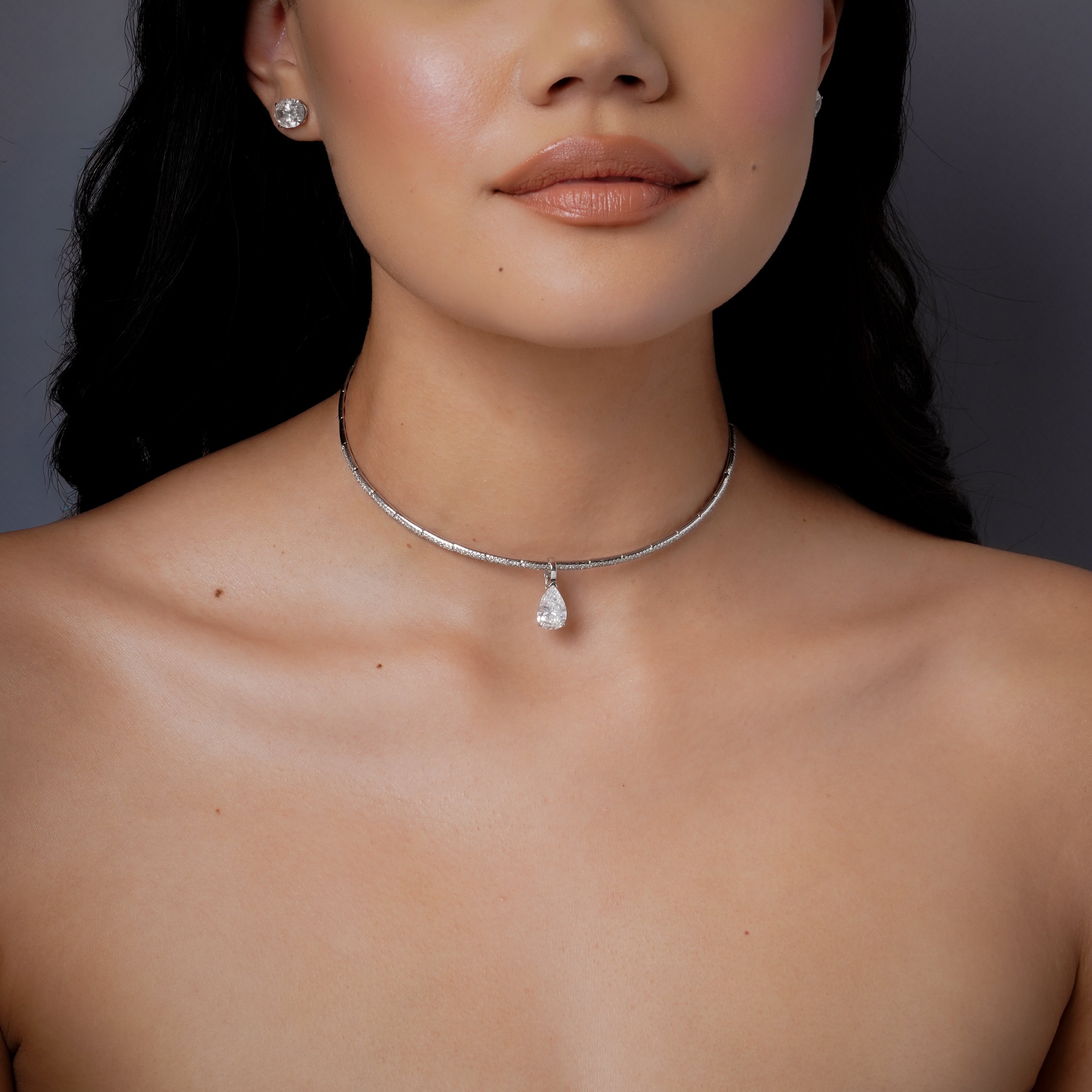 DIAMOND PEAR DROP COLLAR