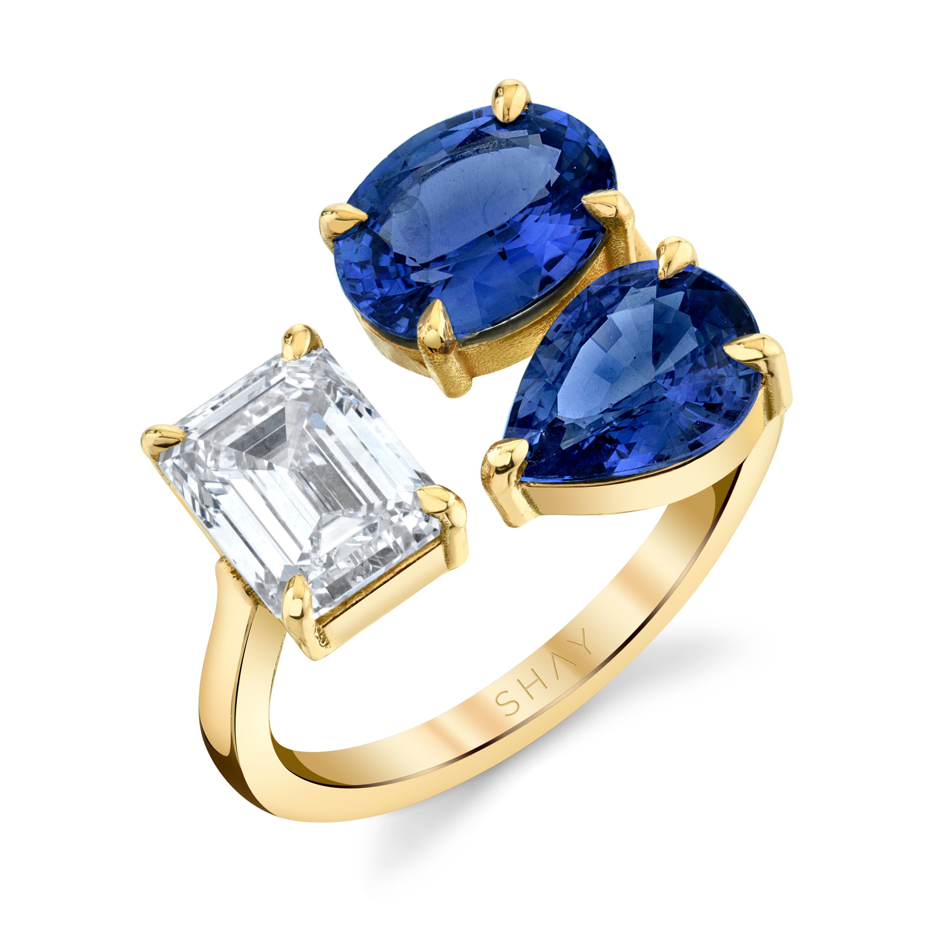 SHAY Blue Sapphire & Diamond Triple Threat Ring, 4.2ct, 18k gold, detail view
