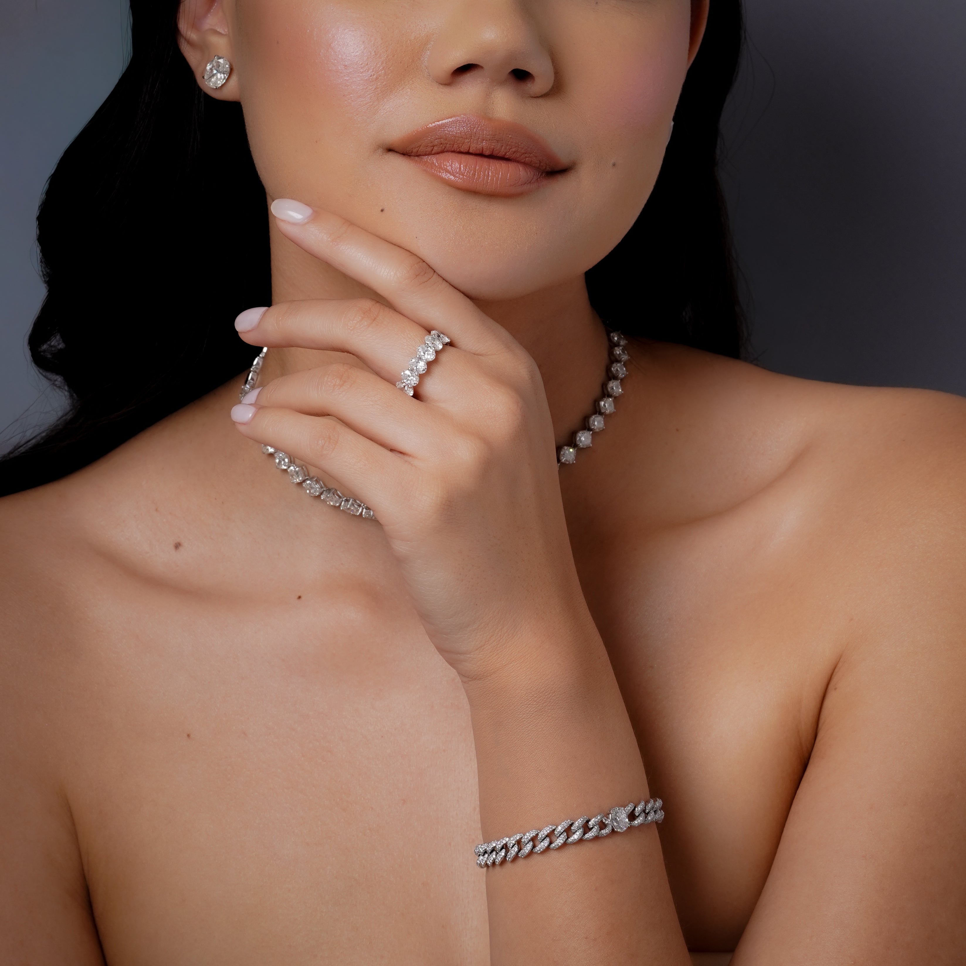 DIAMOND OVAL ETERNITY RING