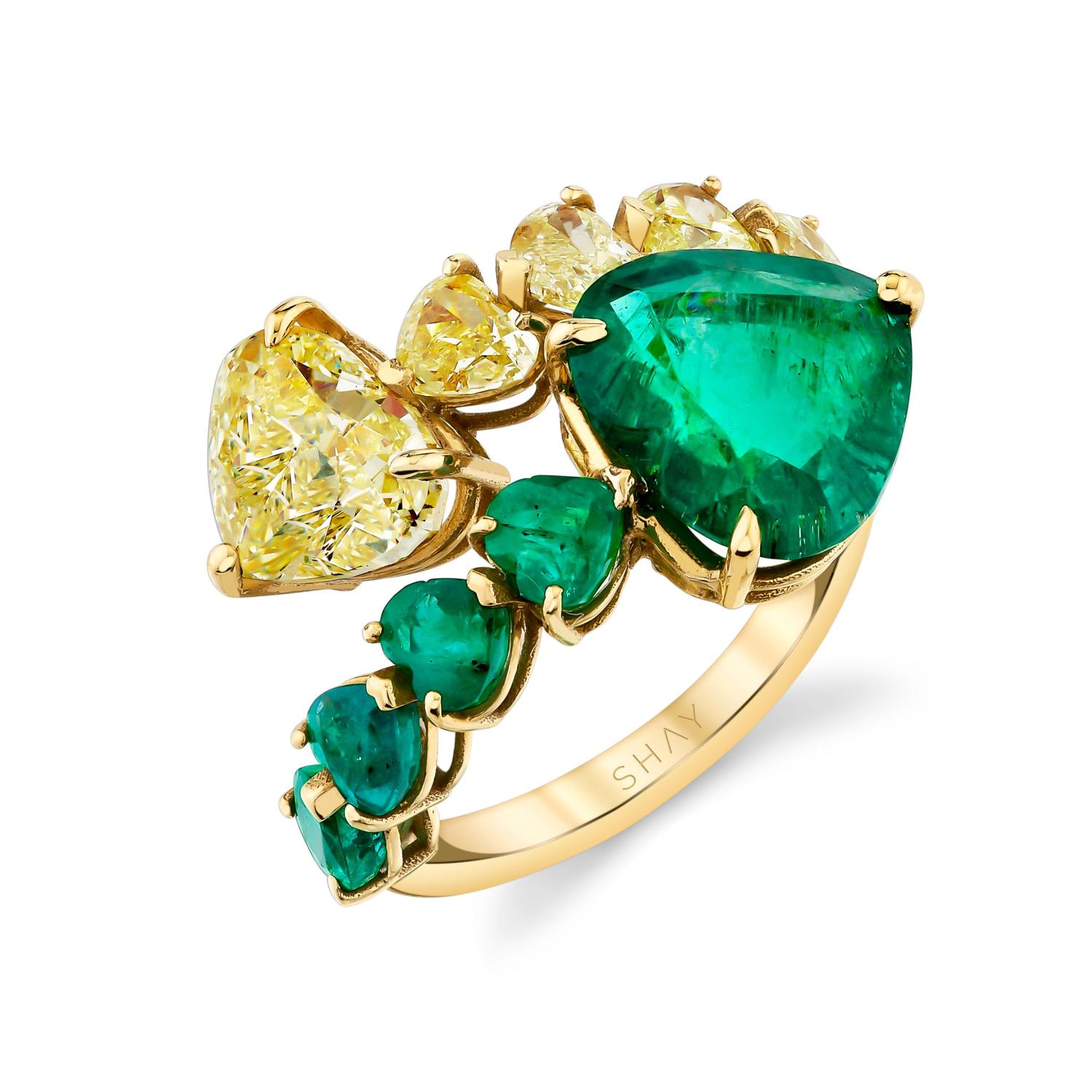 SHAY Yellow Diamond & Emerald Heart Bypass Ring, 4.53ct, 18k gold, detail view
