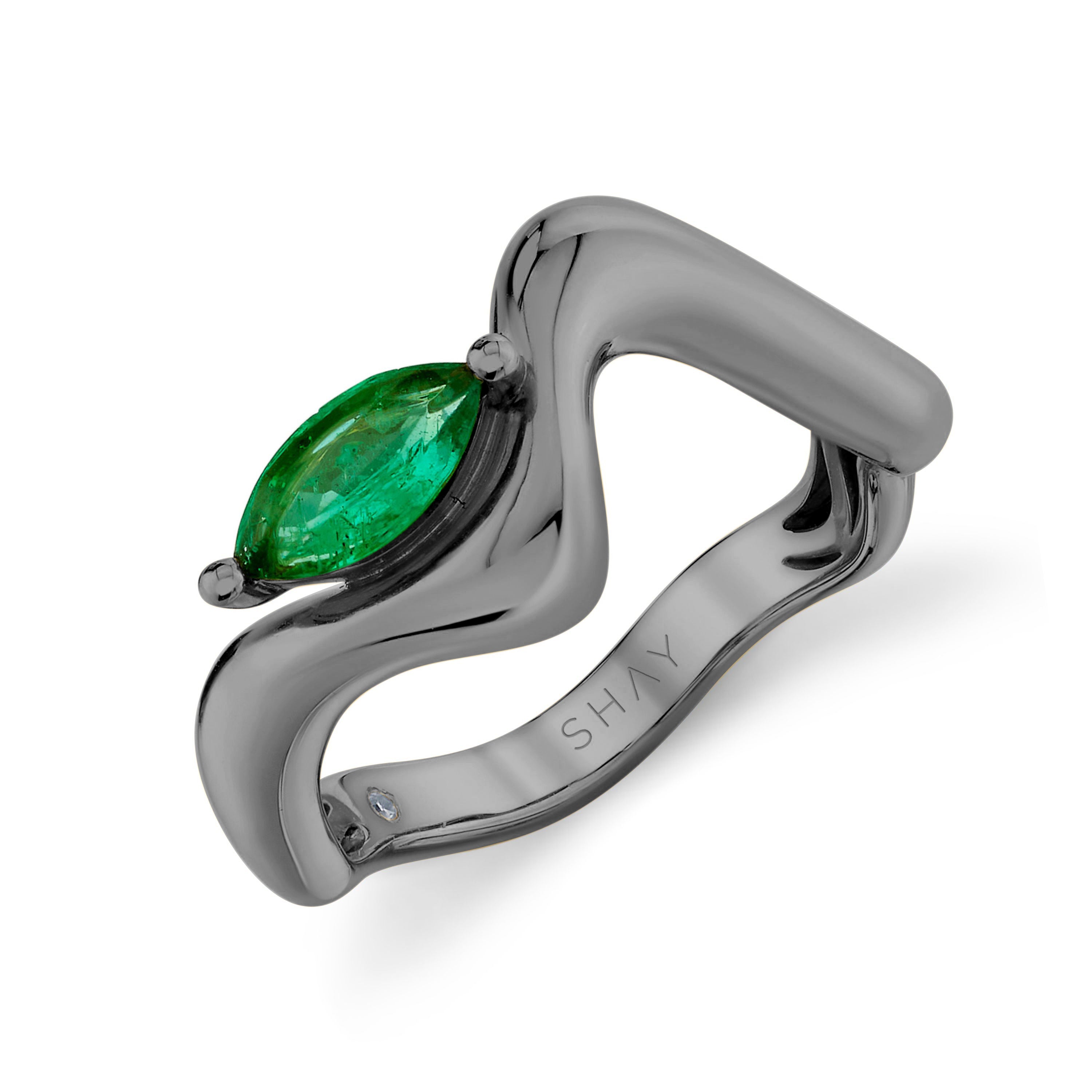 EMERALD MARQUISE WAVE PINKY RING
