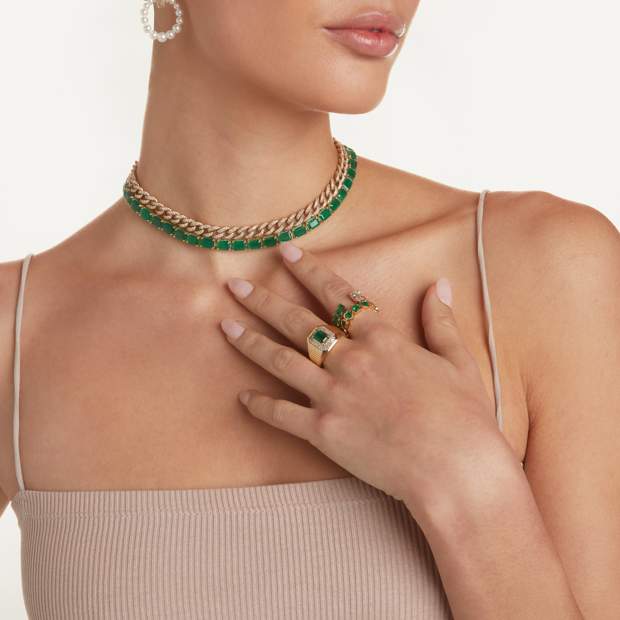 EMERALD & DIAMOND BEZEL HEART BAND