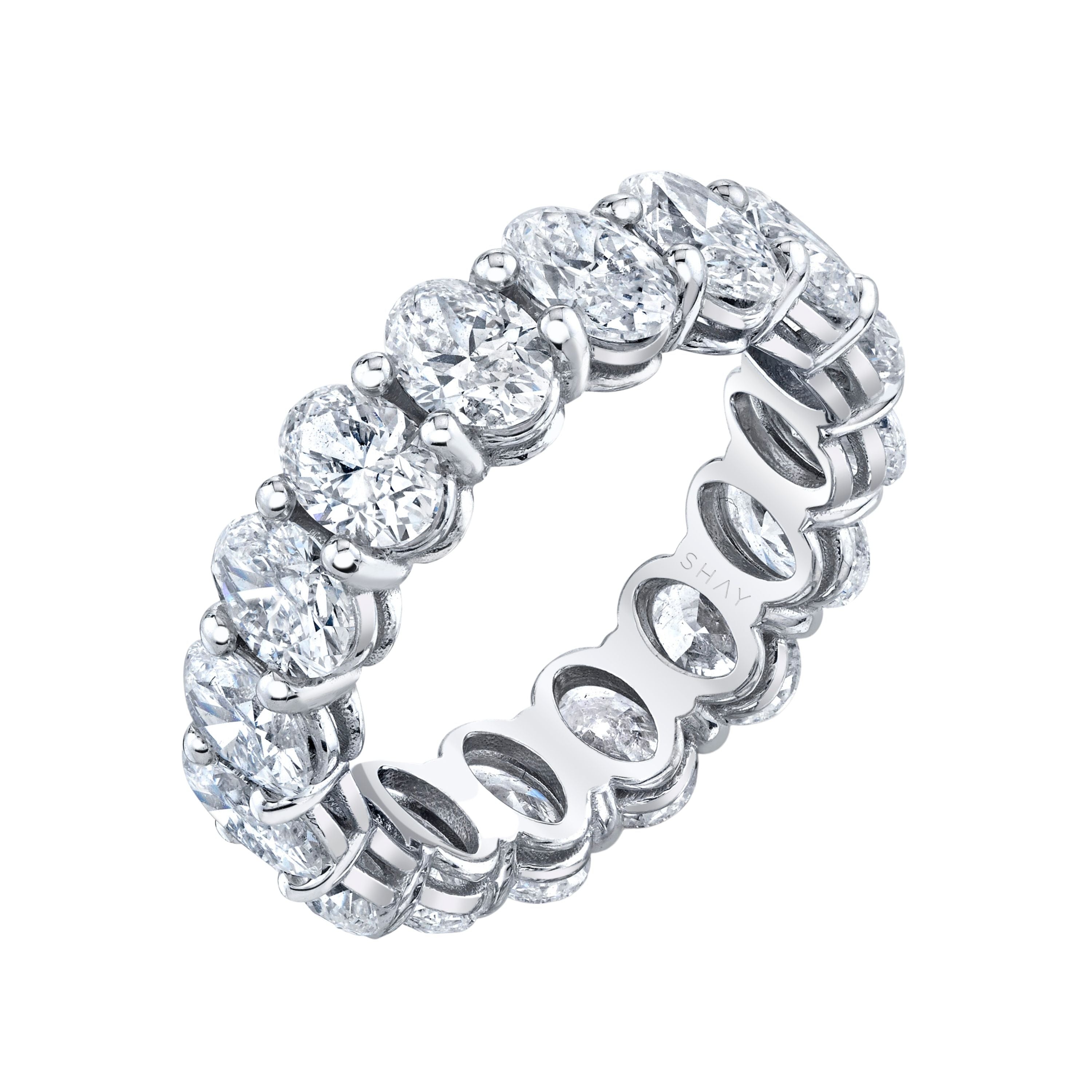 SHAY Diamond Oval Eternity Ring, 6.48ct, 18k gold, detail view