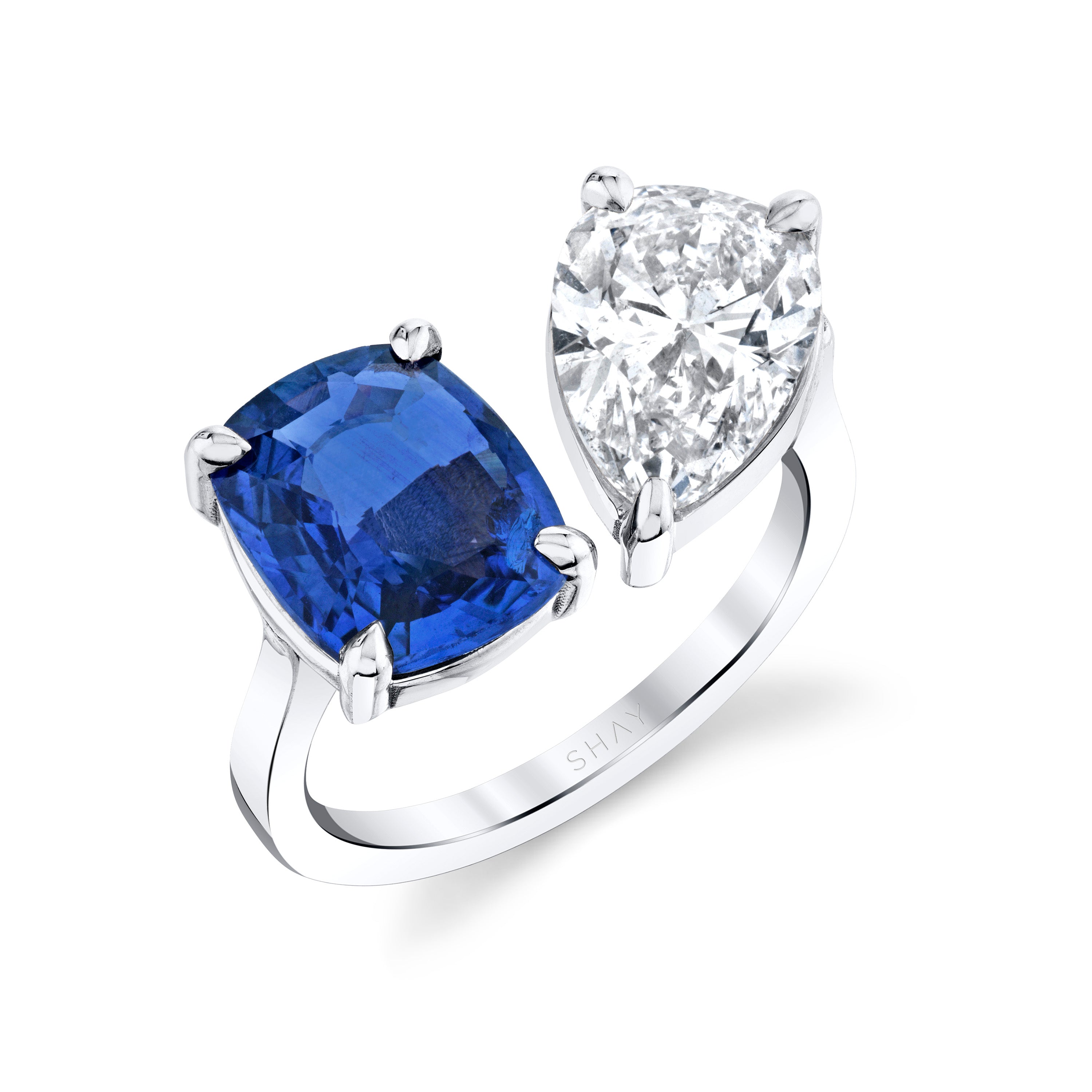 SHAY Diamond & Blue Sapphire Twin Ring, 4.48ct, 18k gold, detail view