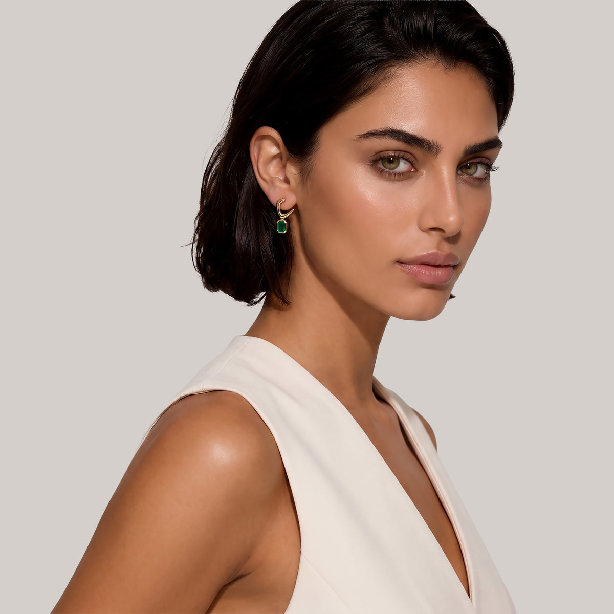 EMERALD BEZEL ZAR EARRINGS