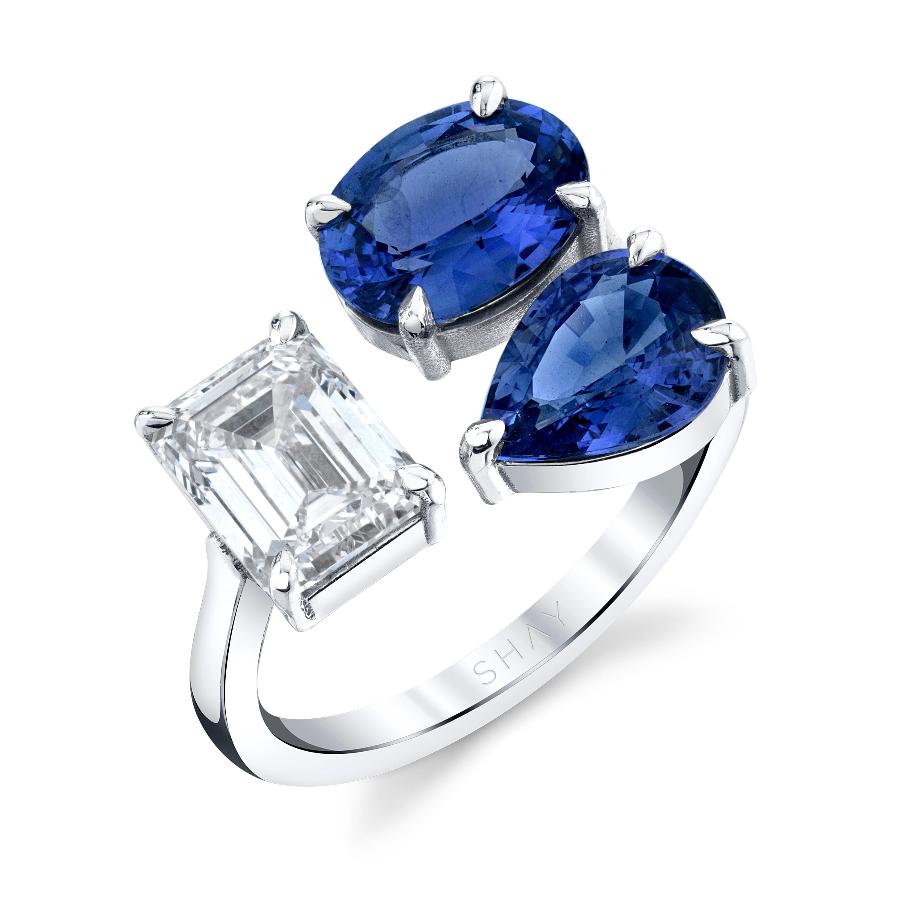 BLUE SAPPHIRE & DIAMOND TRIPLE THREAT RING