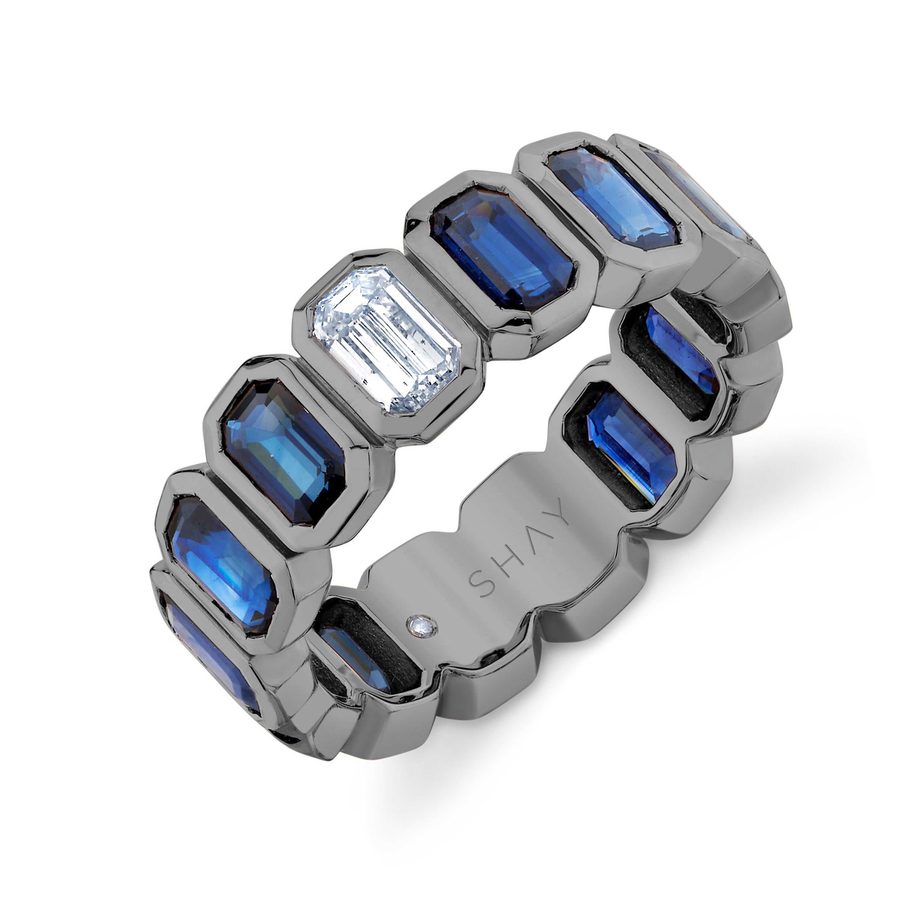 BLUE SAPPHIRE & DIAMOND BEZEL BAND