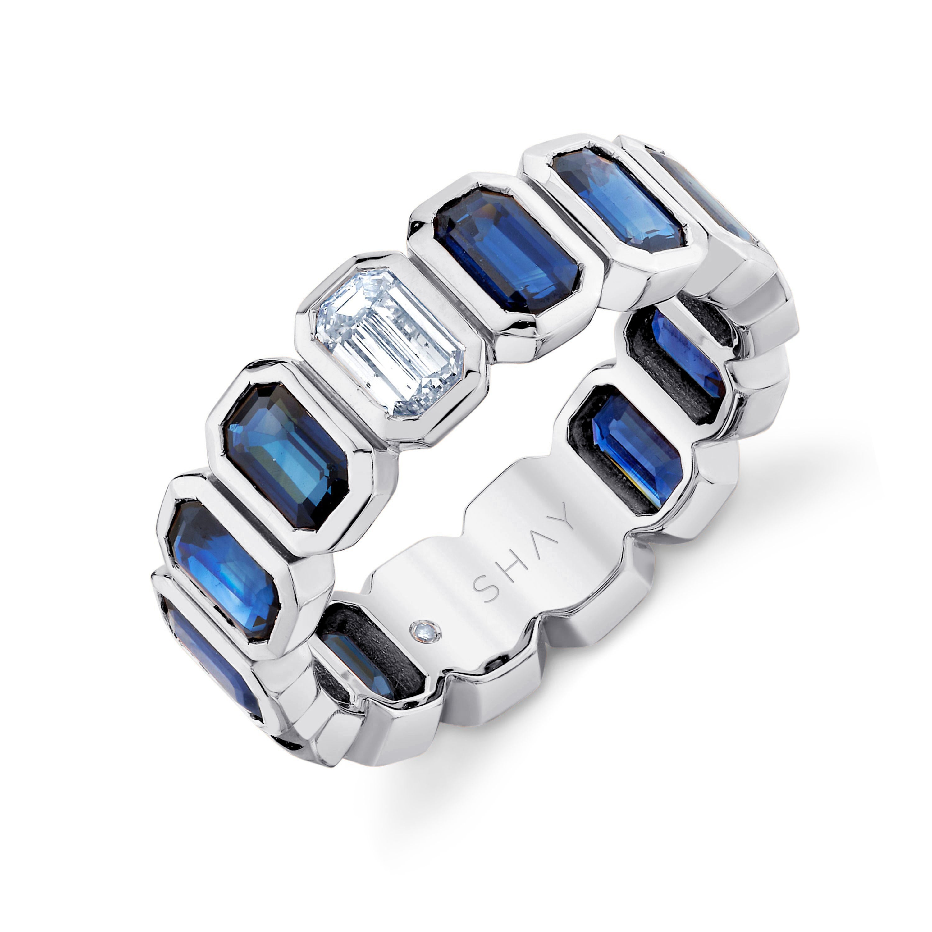 BLUE SAPPHIRE & DIAMOND BEZEL BAND