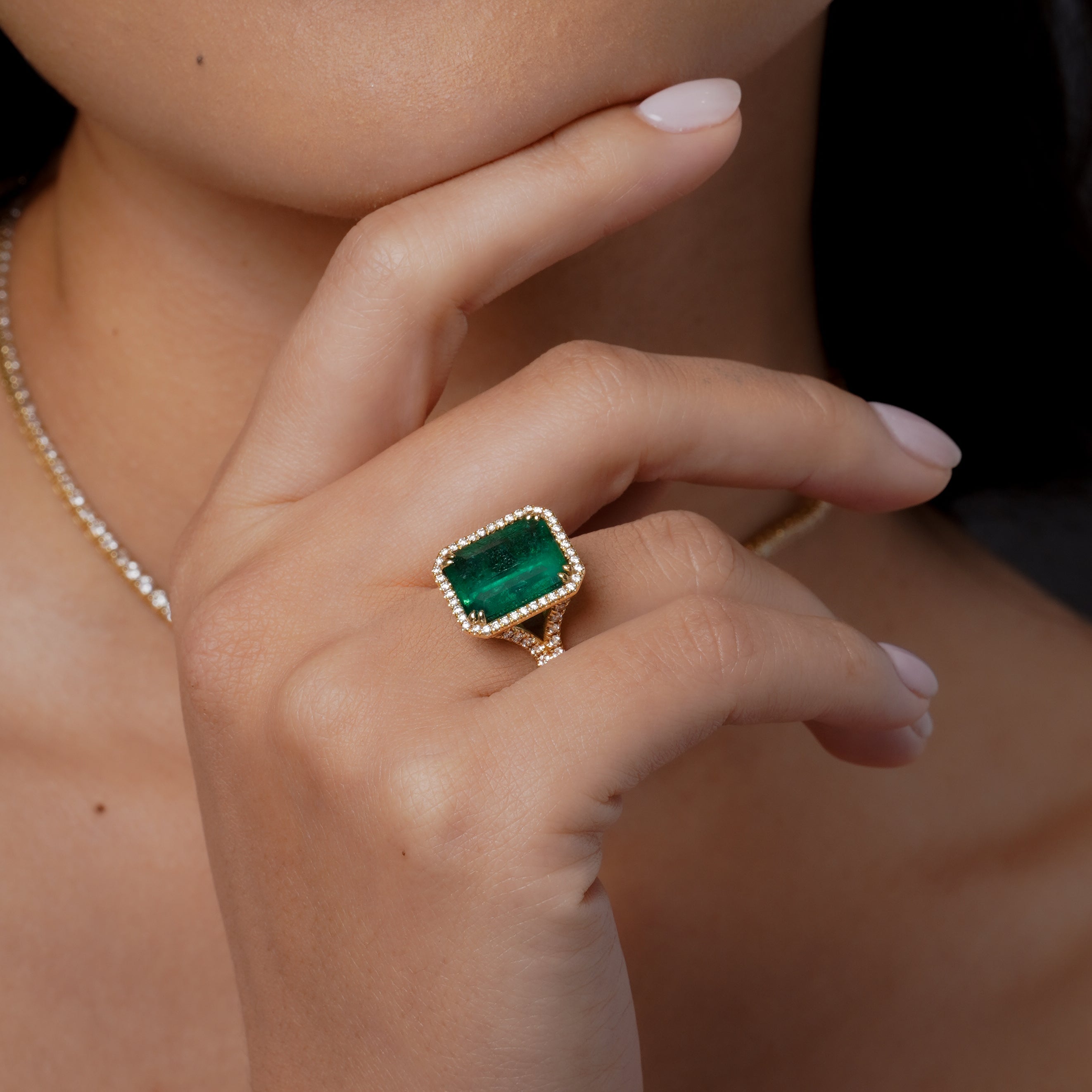 SHAY Emerald & Diamond Halo Cocktail Ring, 7.32ct, 18k gold, alternate view