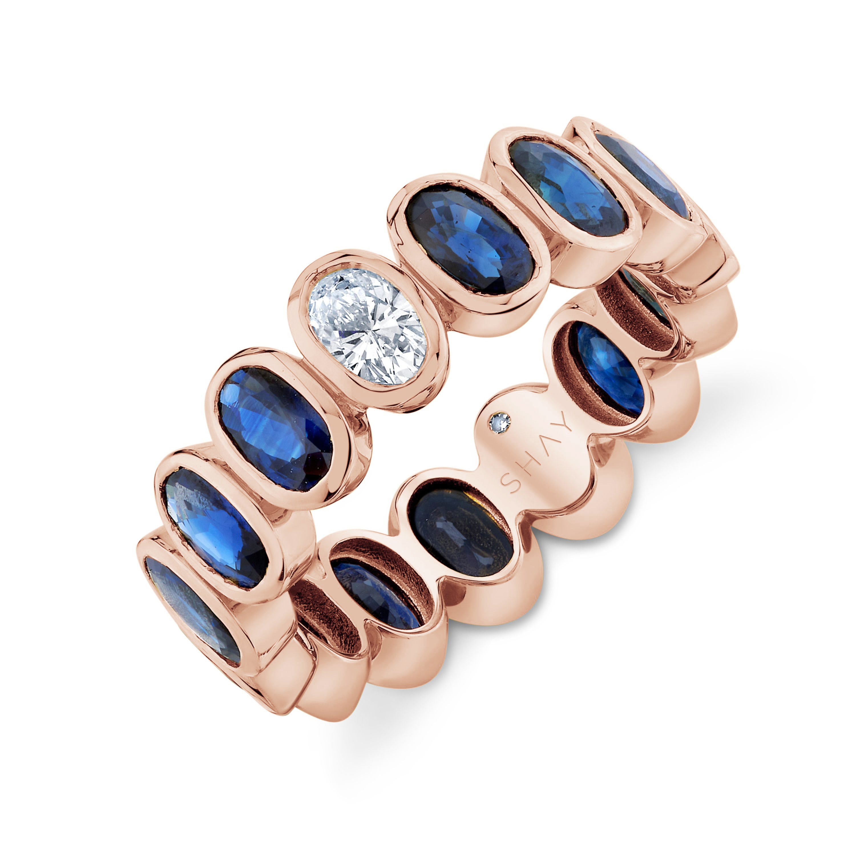 BLUE SAPPHIRE & DIAMOND OVAL BEZEL BAND