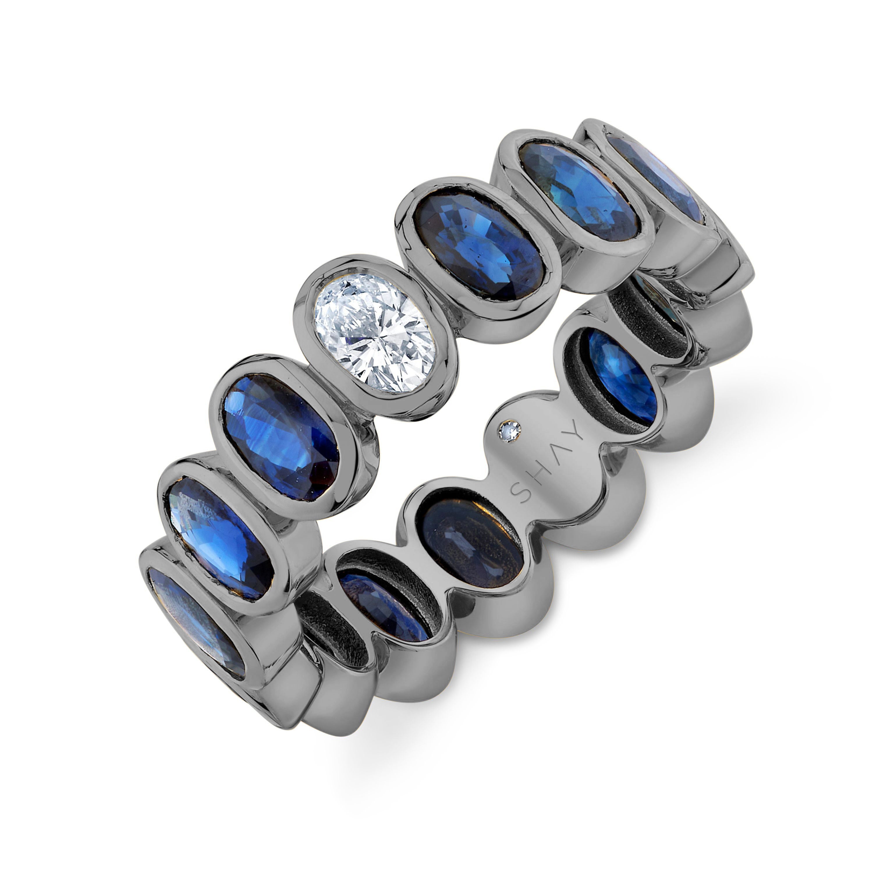 BLUE SAPPHIRE & DIAMOND OVAL BEZEL BAND