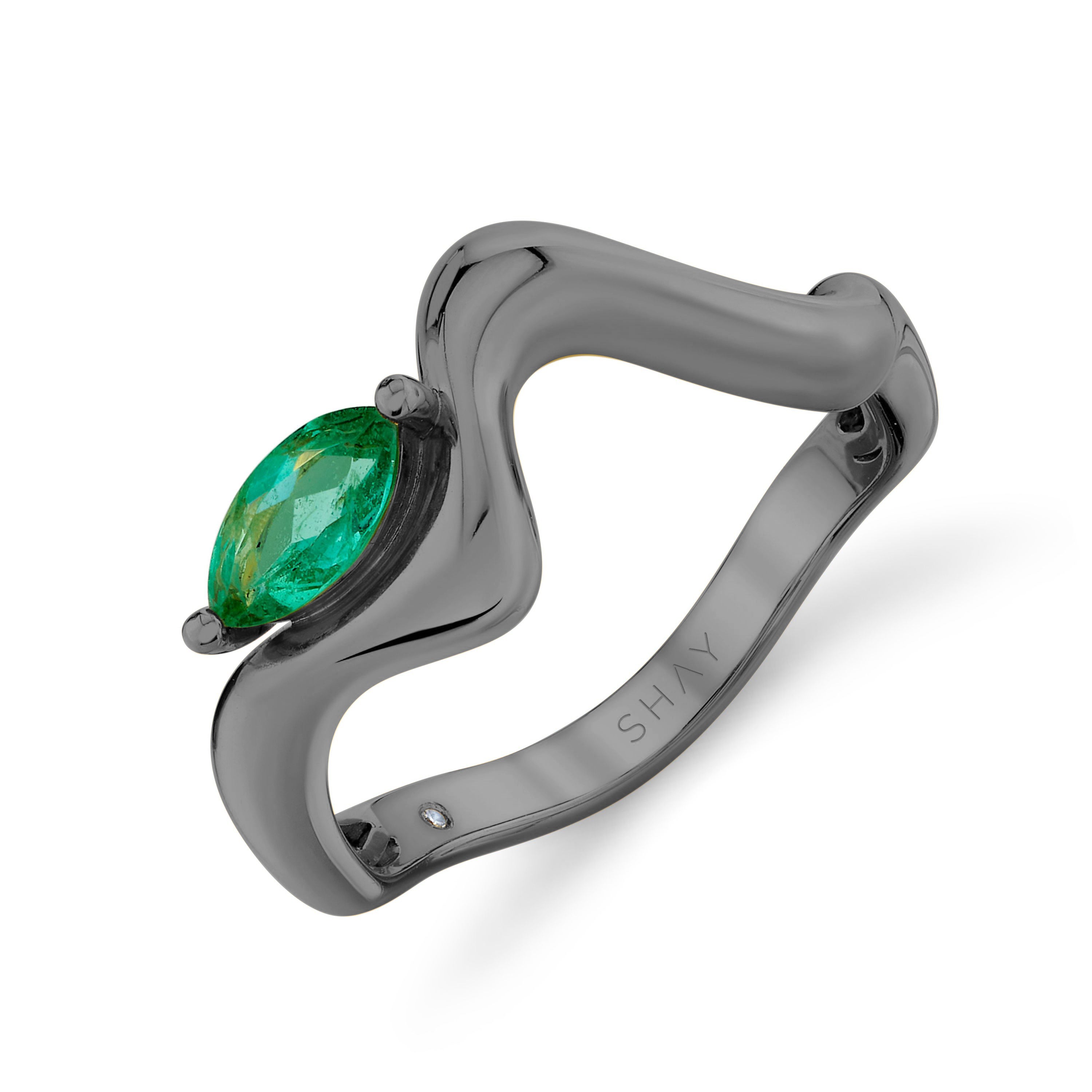 EMERALD MARQUISE WAVE RING