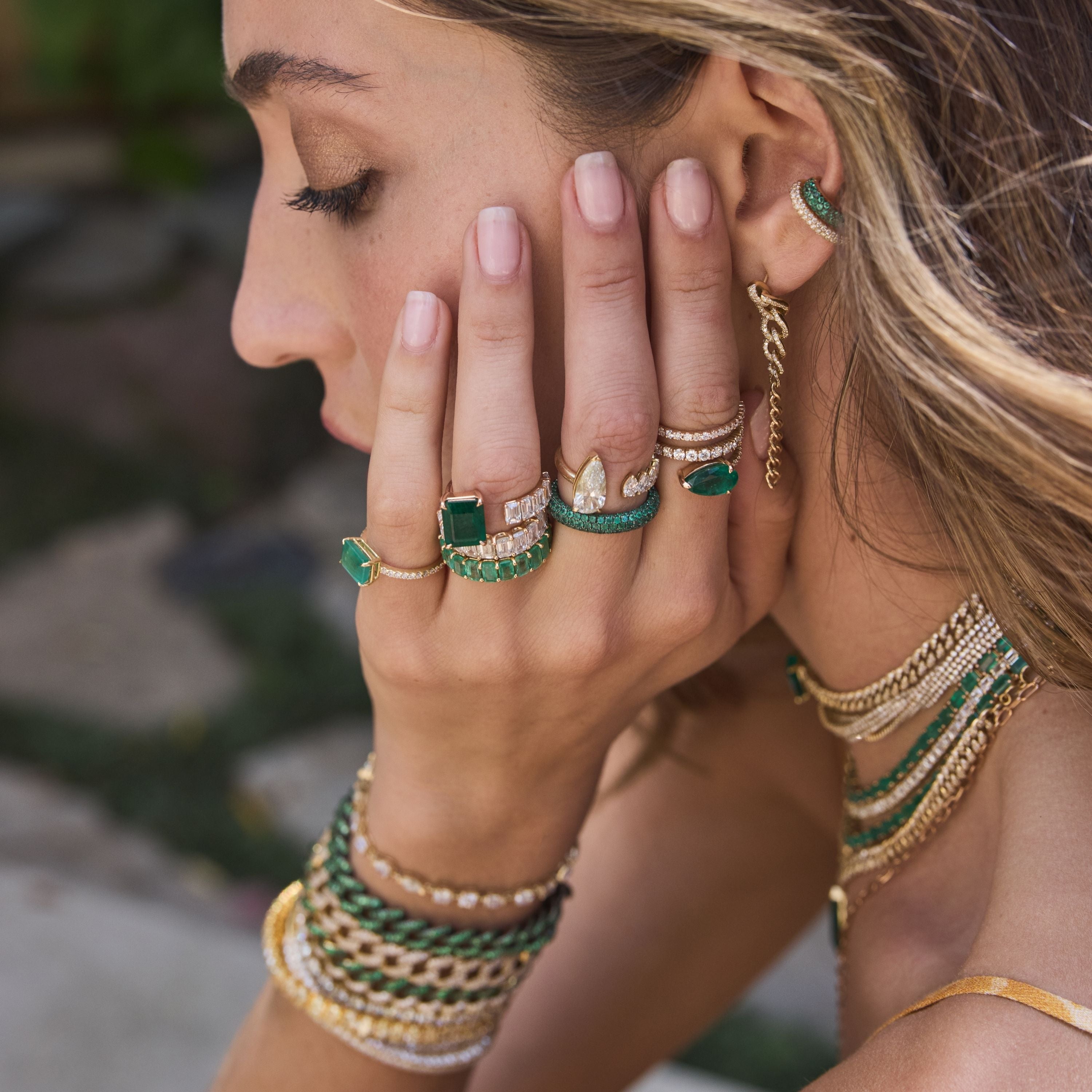 EMERALD JUMBO EAR CUFF