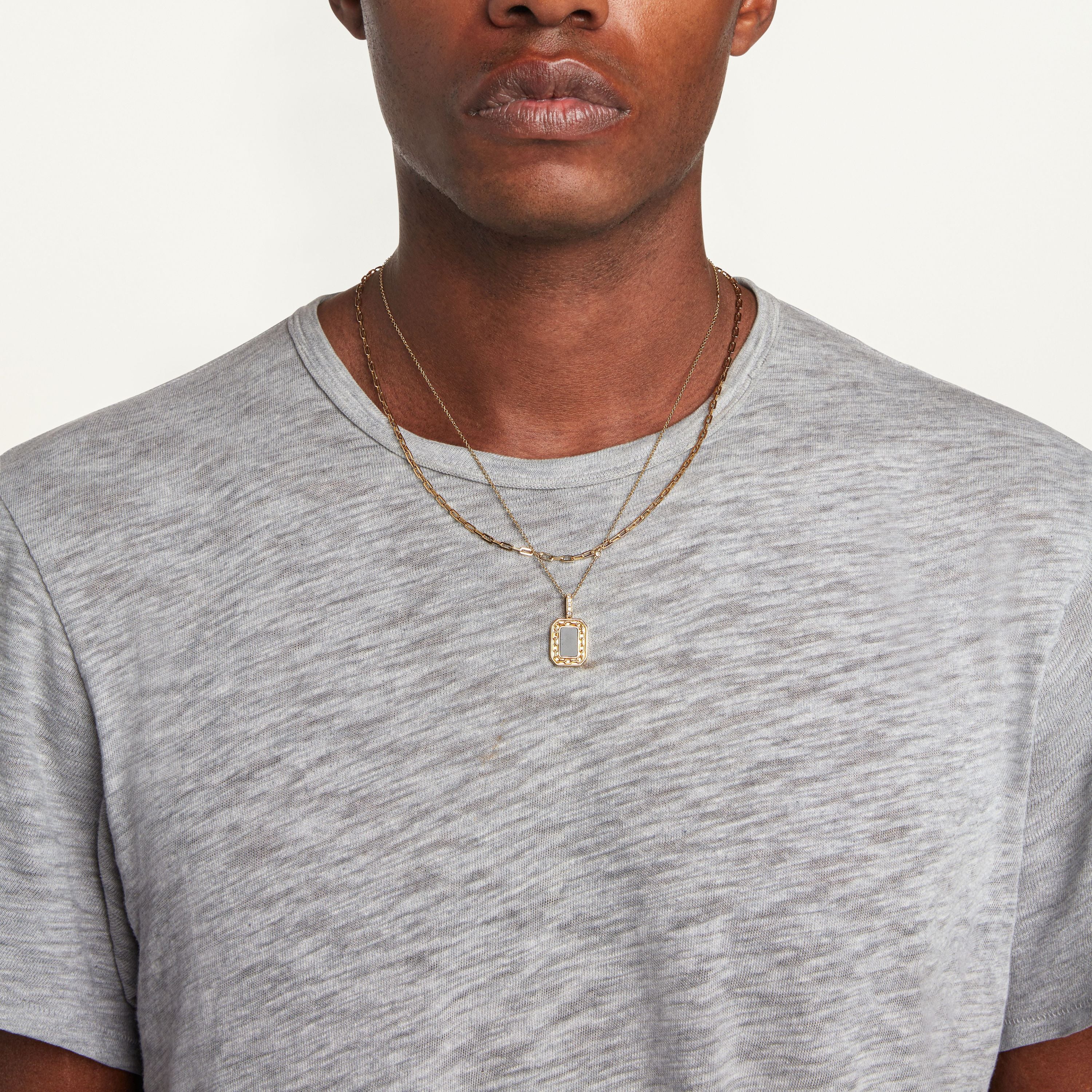 BLACK ONYX LINK BORDER DISK NECKLACE