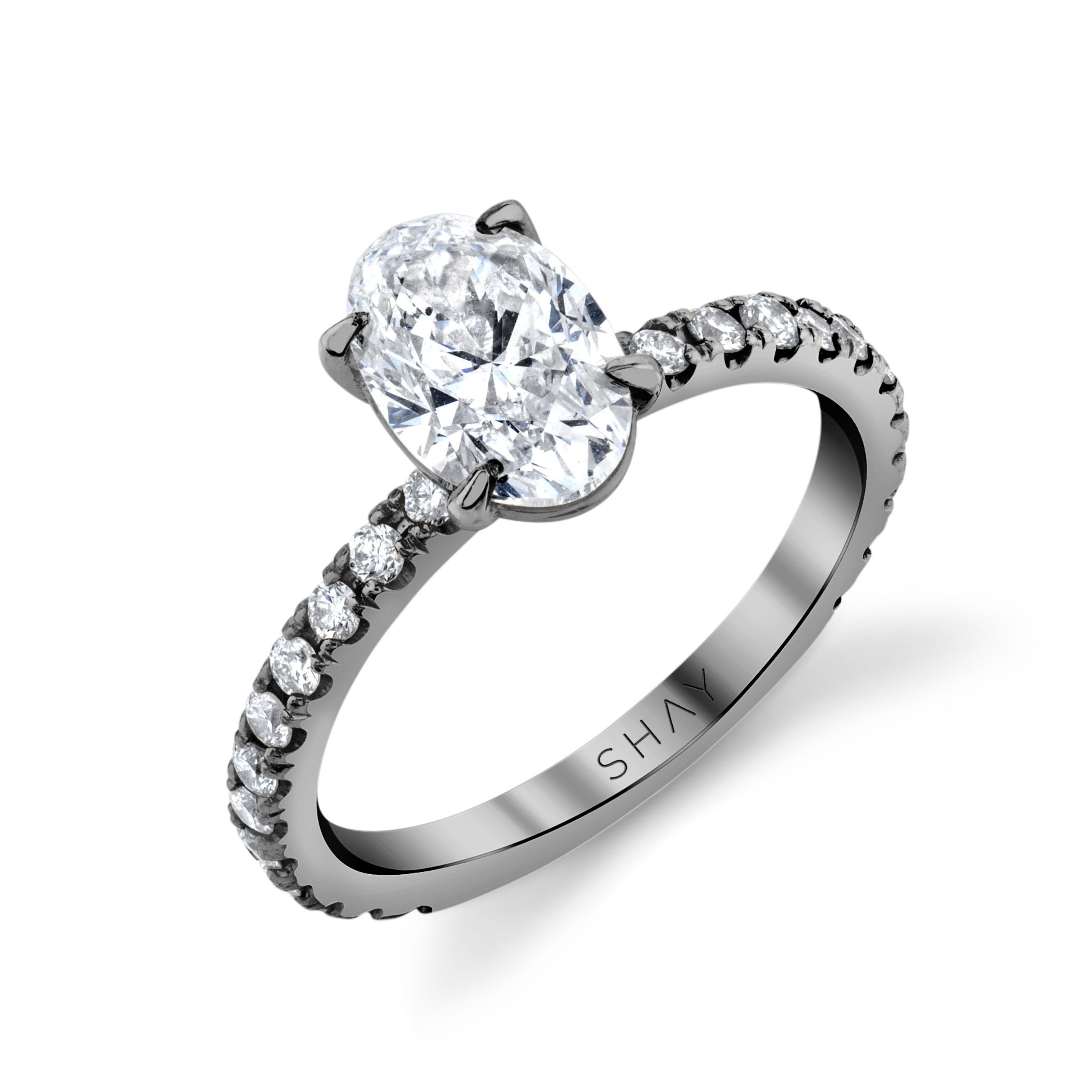 DIAMOND OVAL PINKY RING