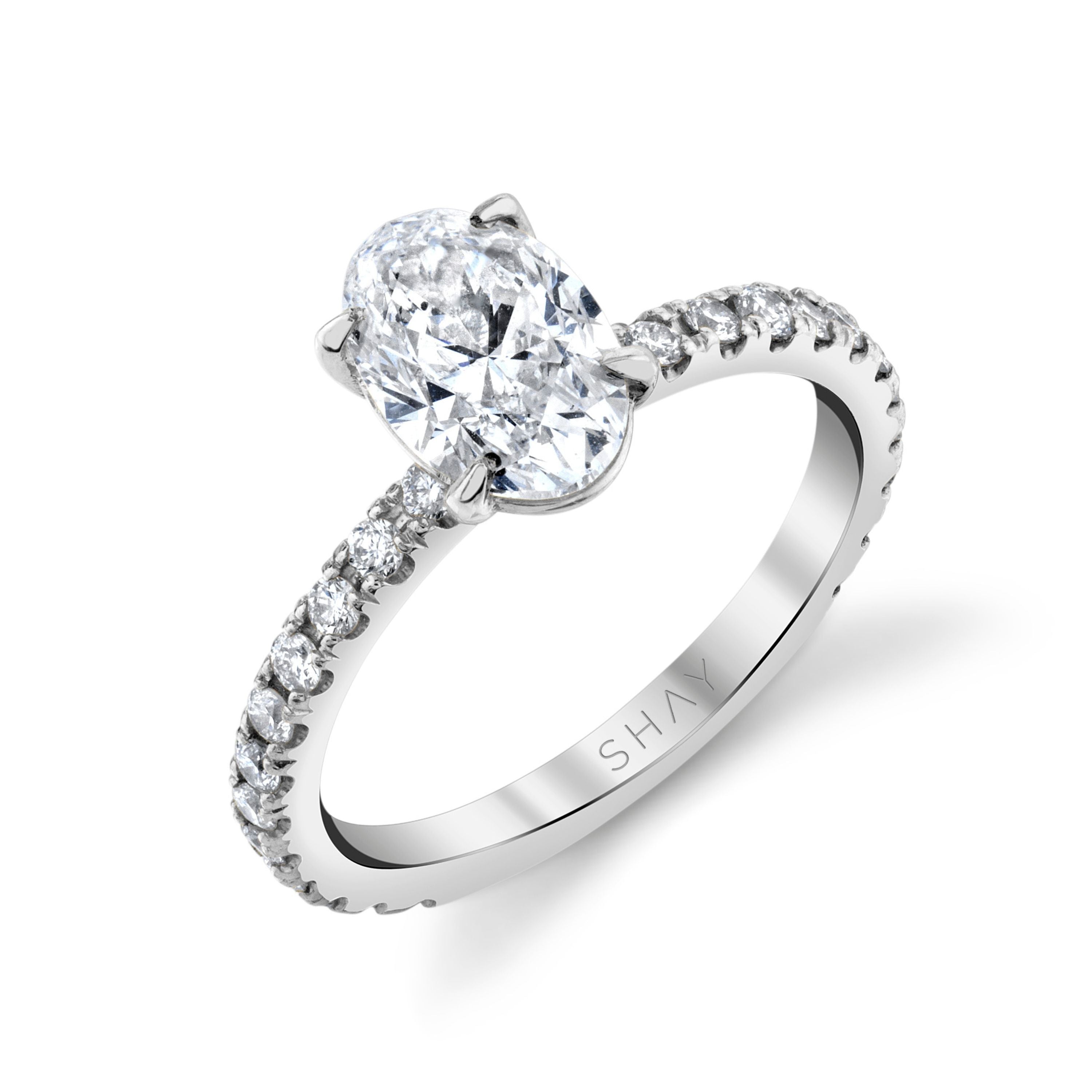 DIAMOND OVAL PINKY RING