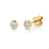 DIAMOND ROUND BEZEL STUDS PETITE