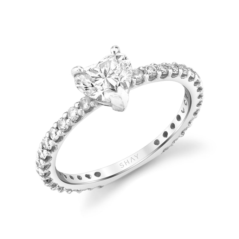 DIAMOND SOLITAIRE HEART RING