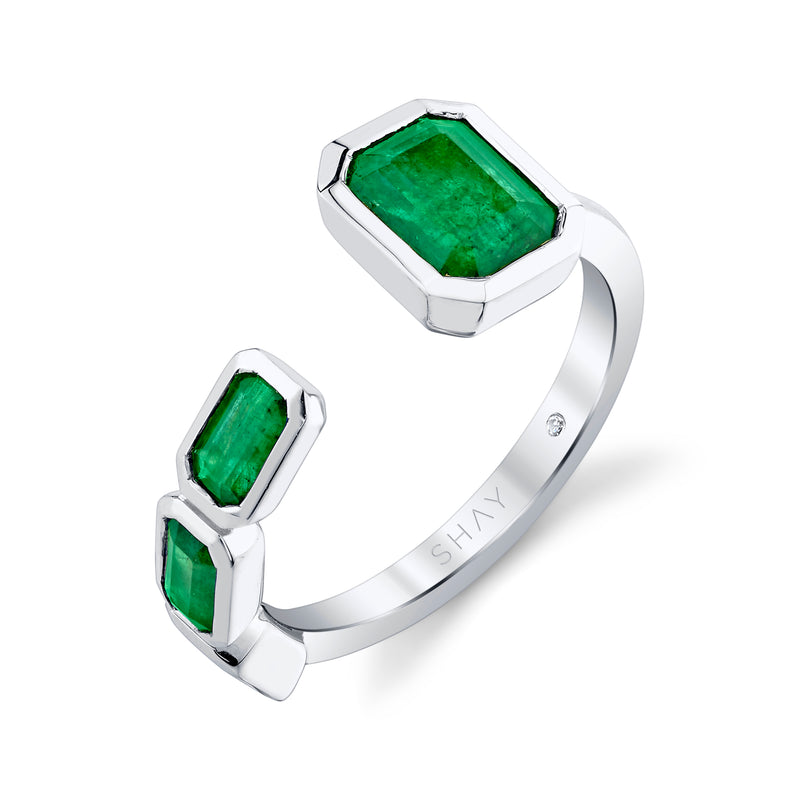 EMERALD EAST WEST FLOATING RING